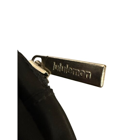Lululemon Black Crossbody Belt Bag With Adjustable Strap & Zipper Closure - Picture 5 of 11